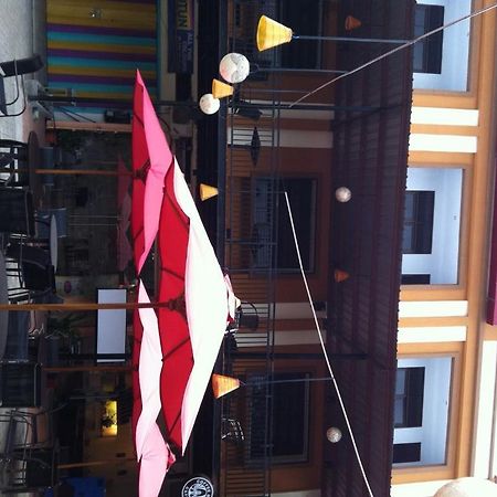 Hotel Paramount Biringkanya Exterior photo