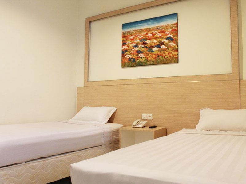 Hotel Paramount Biringkanya Exterior photo